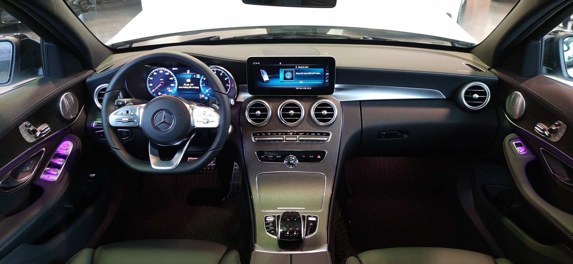 Đối thủ của Lexus IS 300 2021 tại thị trường Việt Nam là ai?