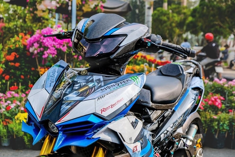 ngam yamaha exciter do phong cach kawasaki h2 hon 300 trieu cuc ky ham ho cua biker can tho