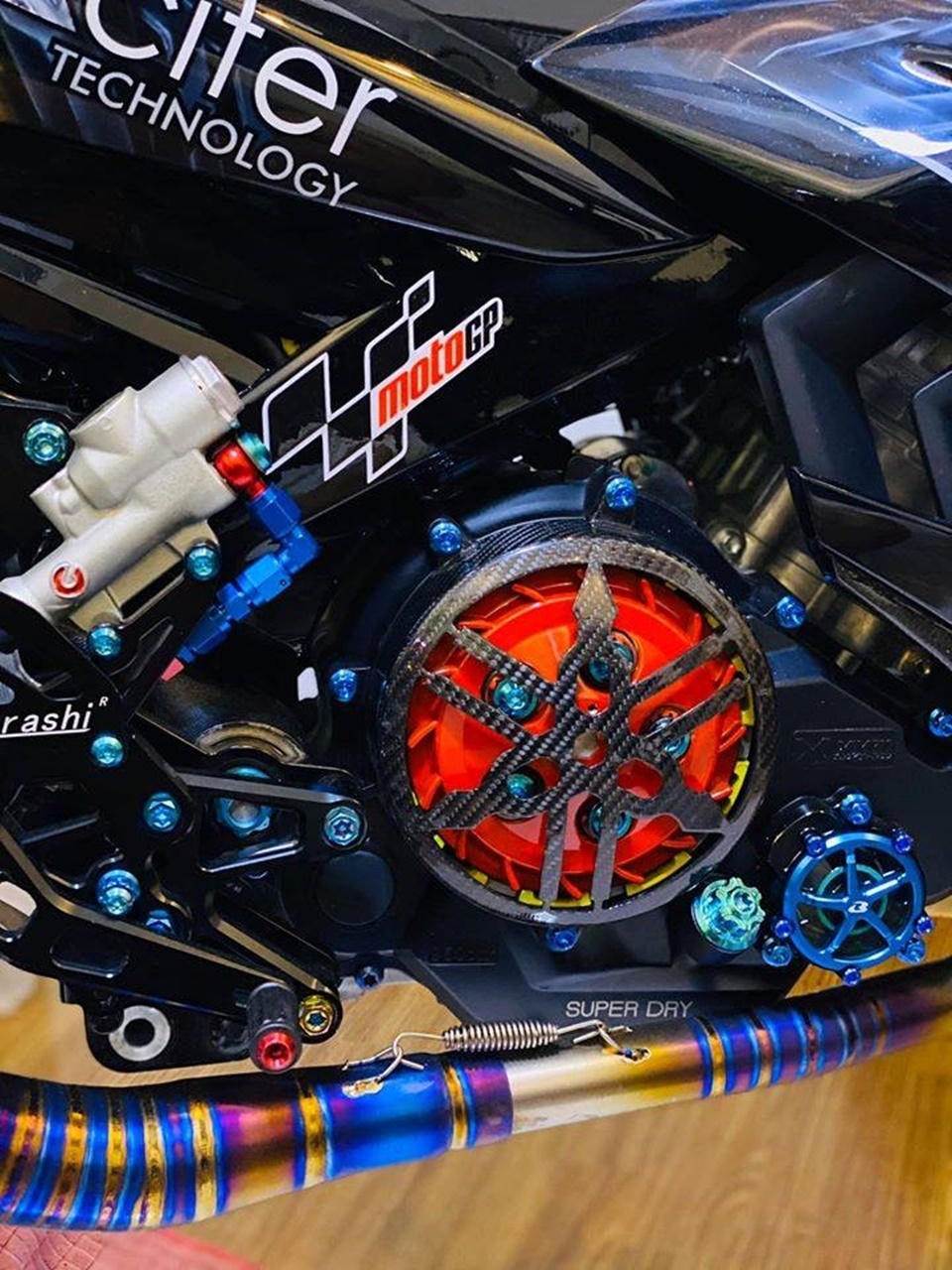 ngam yamaha exciter do phong cach kawasaki h2 hon 300 trieu cuc ky ham ho cua biker can tho