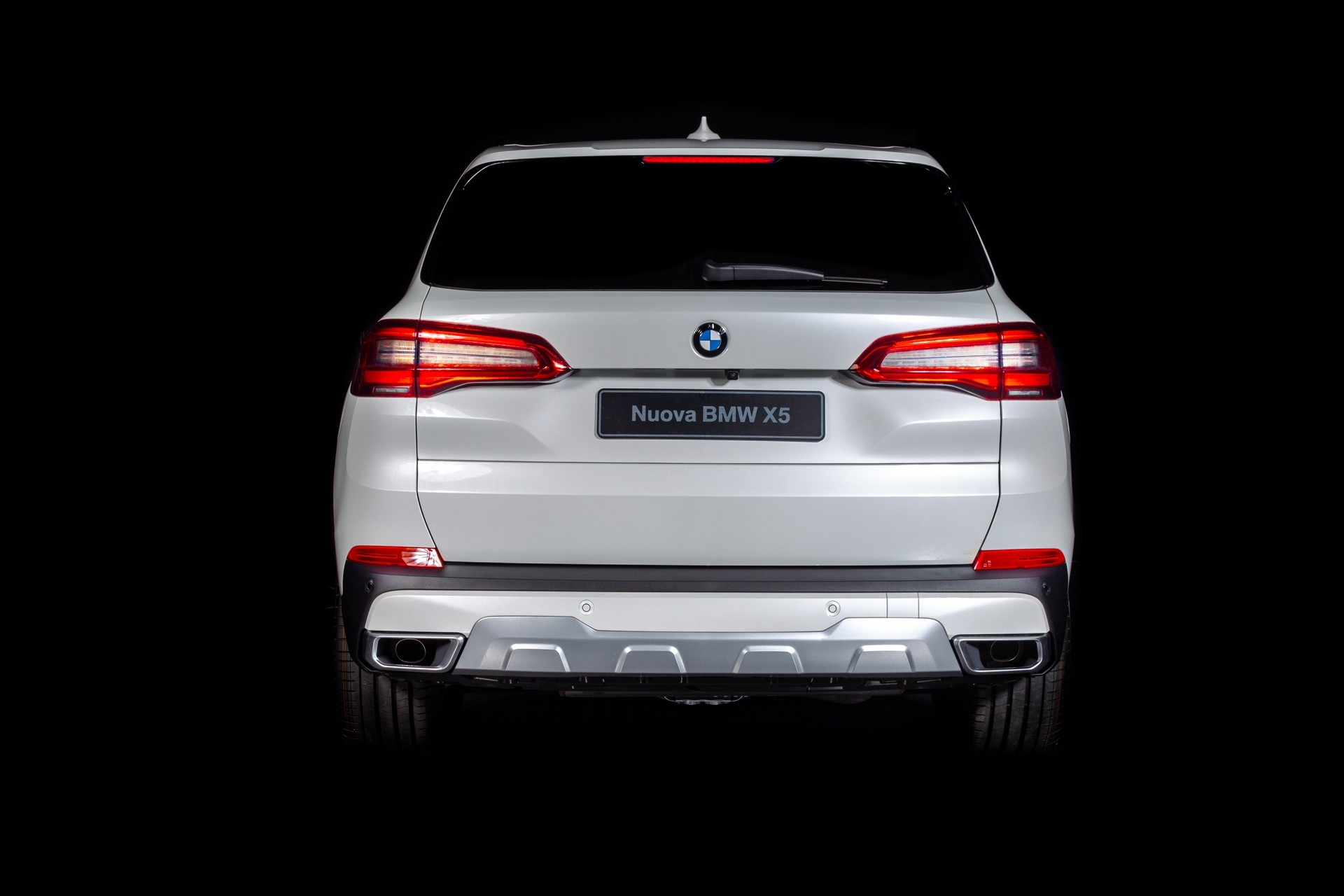 kham pha bmw x5 phien ban phu da alcantara chi 50 chiec toan the gioi