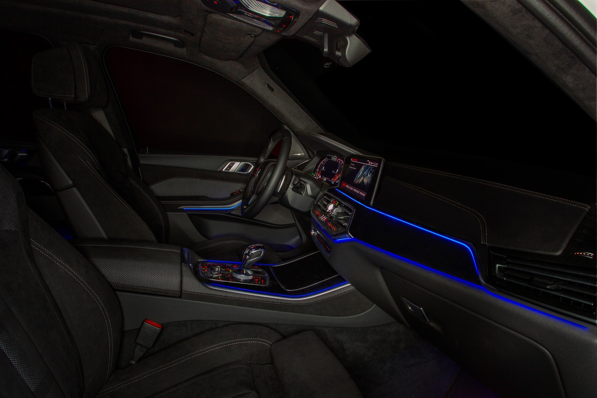 kham pha bmw x5 phien ban phu da alcantara chi 50 chiec toan the gioi