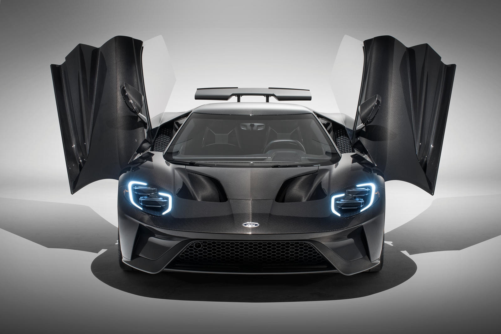 Ford GT 2020 phiên bản carbon tuyệt đẹp có công suất 660 mã lực ford gt 2020 phien ban carbon tuyet dep co cong suat 660 ma luc
