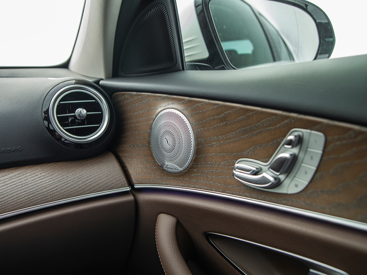 Ra mắt Mercedes-Benz E 200 Exclusive, giá 2,29 tỷ đồng ra mat mercedes benz e 200 exclusive gia 229 ty dong