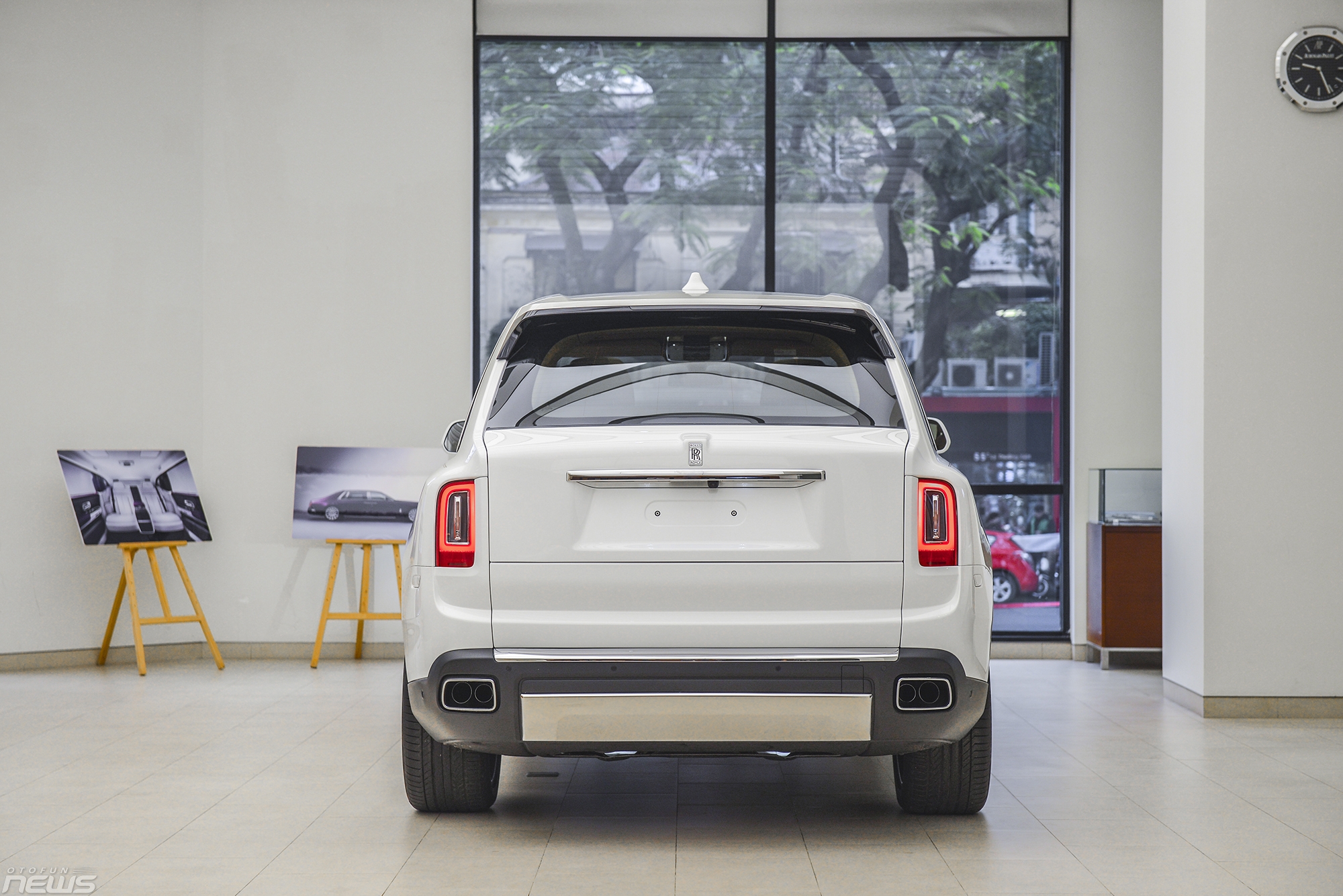 xe gam cao sieu sang rolls royce cullinan chinh hang gia hon 40 ty dong viet nam