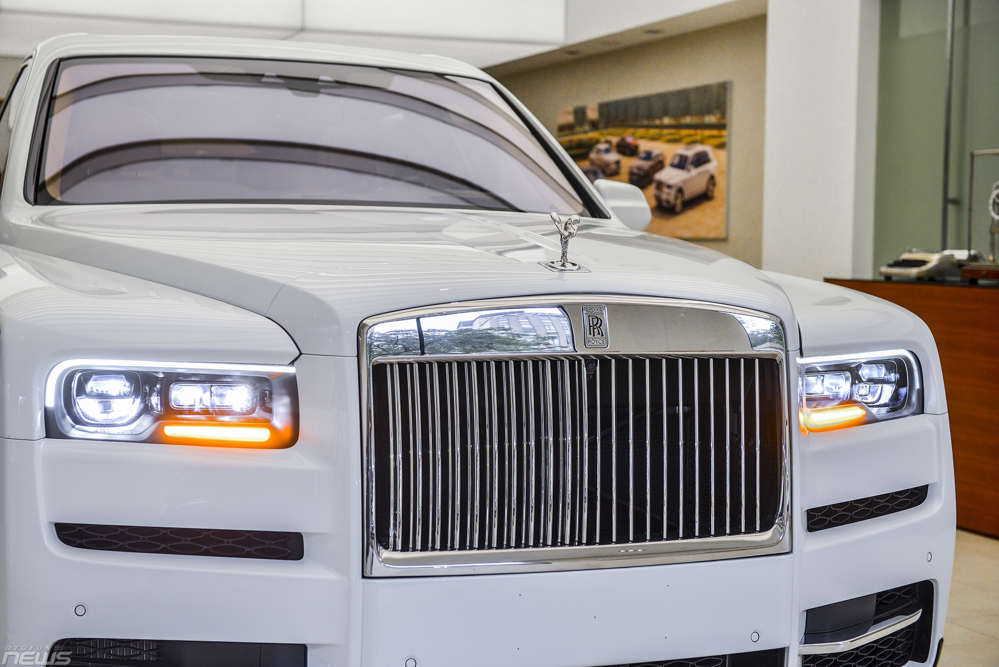 xe gam cao sieu sang rolls royce cullinan chinh hang gia hon 40 ty dong viet nam