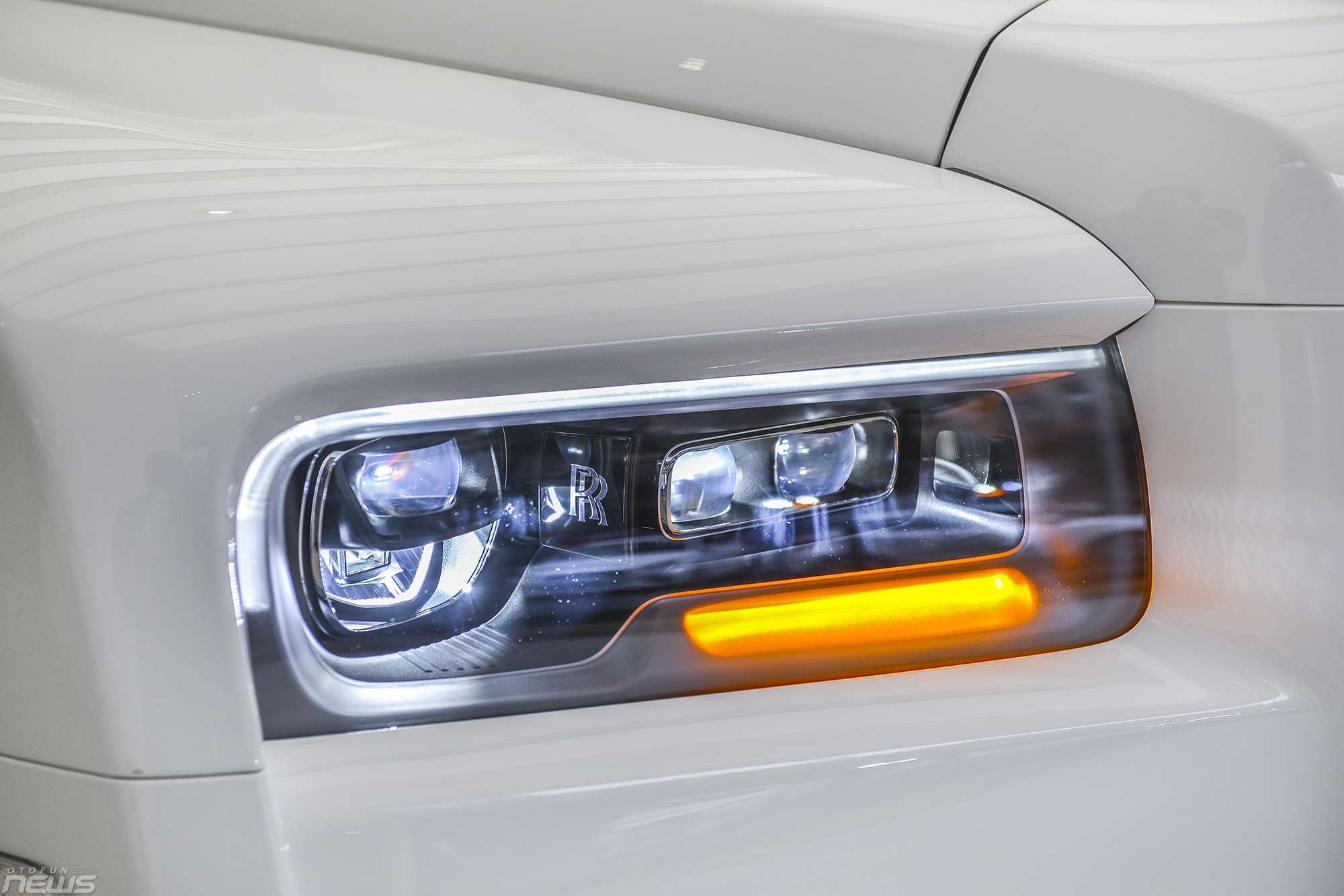 xe gam cao sieu sang rolls royce cullinan chinh hang gia hon 40 ty dong viet nam