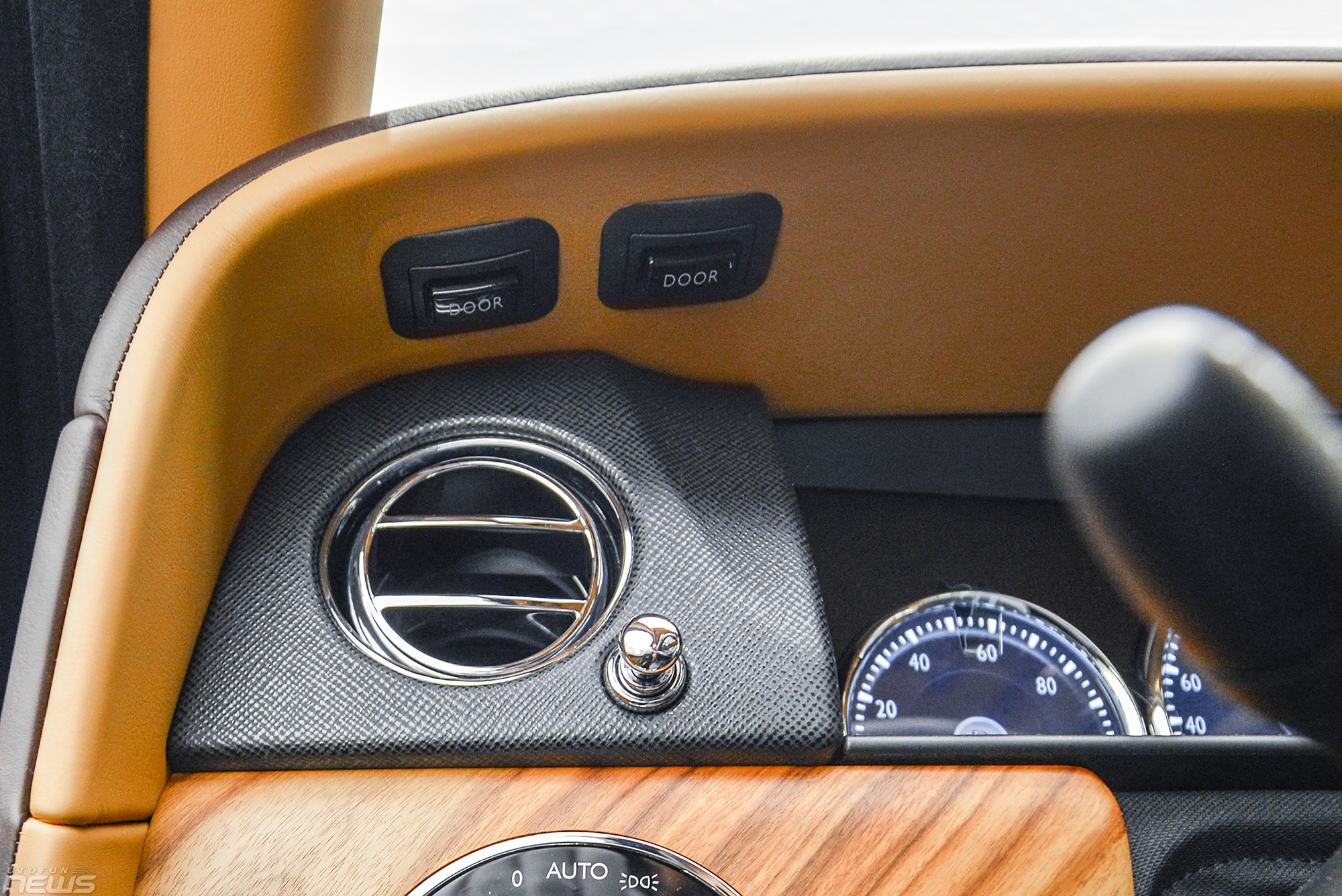 xe gam cao sieu sang rolls royce cullinan chinh hang gia hon 40 ty dong viet nam