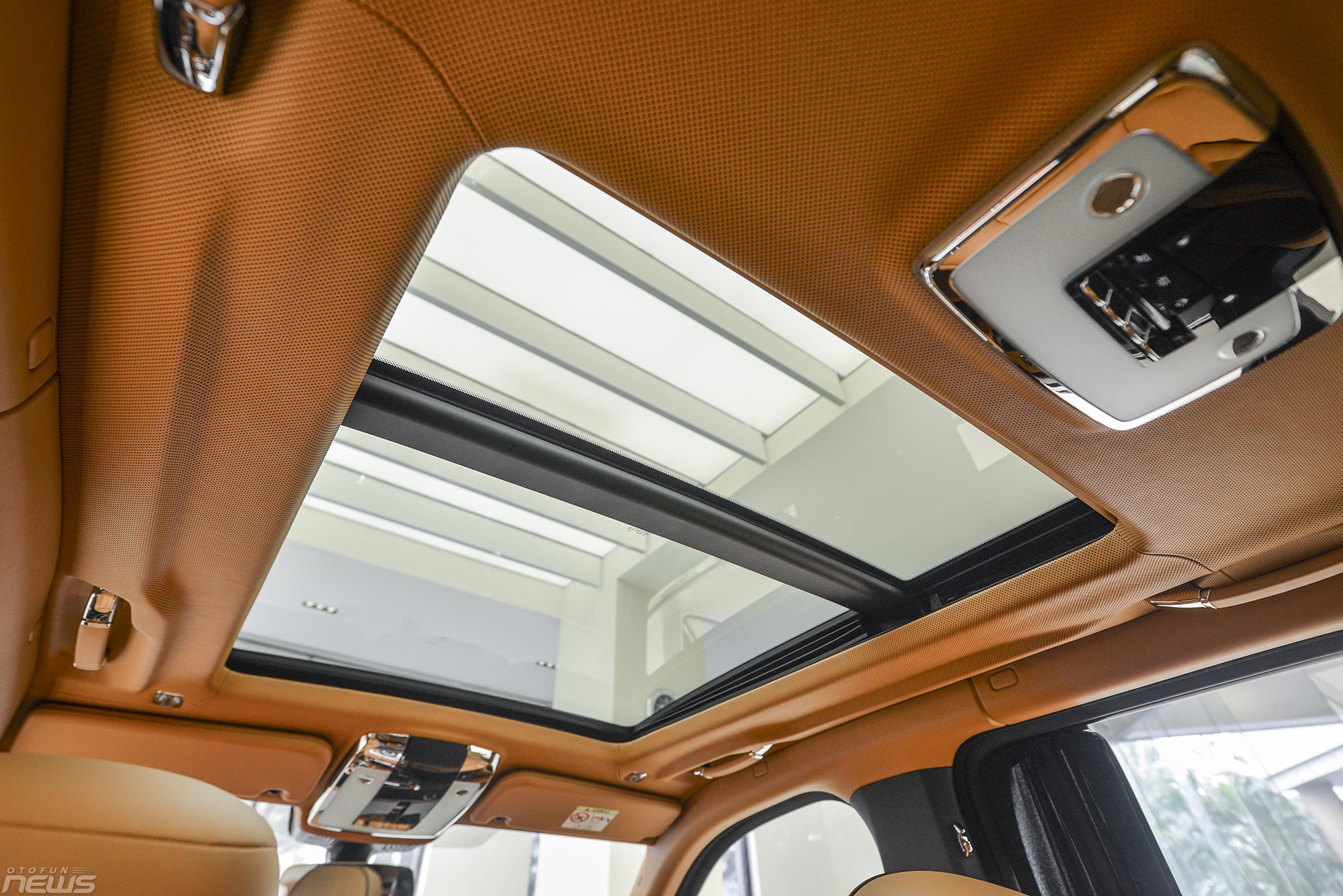 xe gam cao sieu sang rolls royce cullinan chinh hang gia hon 40 ty dong viet nam