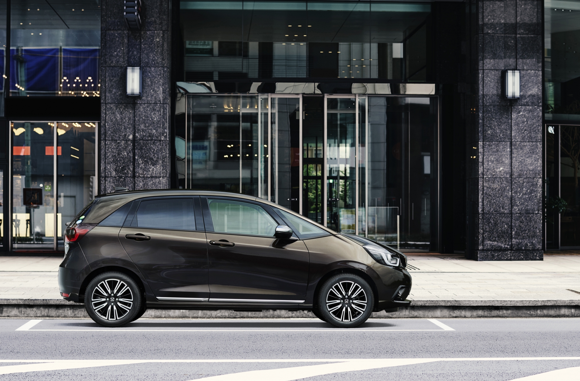 Honda Jazz hoàn toàn mới mới lên kệ tại Nhật Bản, giá bán 330-536 triệu đồng honda jazz hoan toan moi moi len ke tai nhat ban gia ban 330 536 trieu dong