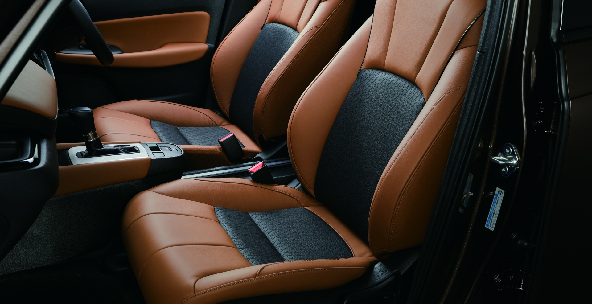 Honda Jazz hoàn toàn mới mới lên kệ tại Nhật Bản, giá bán 330-536 triệu đồng honda jazz hoan toan moi moi len ke tai nhat ban gia ban 330 536 trieu dong