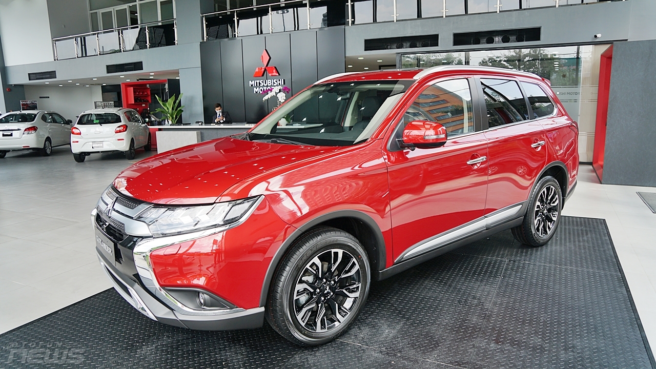 Mitsubishi Outlander 2020 ra mắt tại Việt nam với giá 825 triệu đồng mitsubishi outlander 2020 ra mat tai viet nam voi gia 825 trieu dong