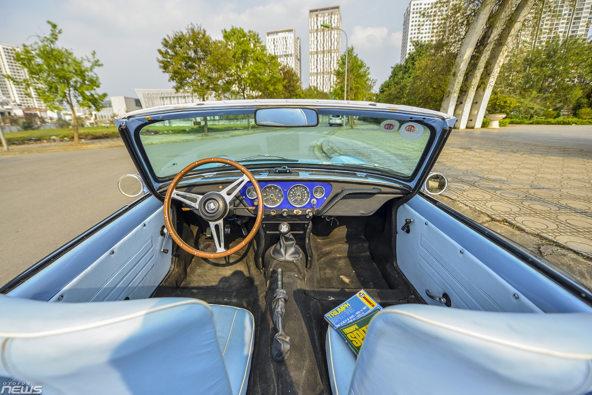 Hàng độc Triumph Spitfire Mark 3 nửa thế kỷ chỉ có 2 chiếc tại Việt Nam hang doc triumph spitfire mark 3 nua the ky chi co 2 chiec tai viet nam