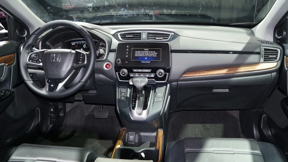 mitsubishi outlander va honda cr v ke tam lang nguoi nua can