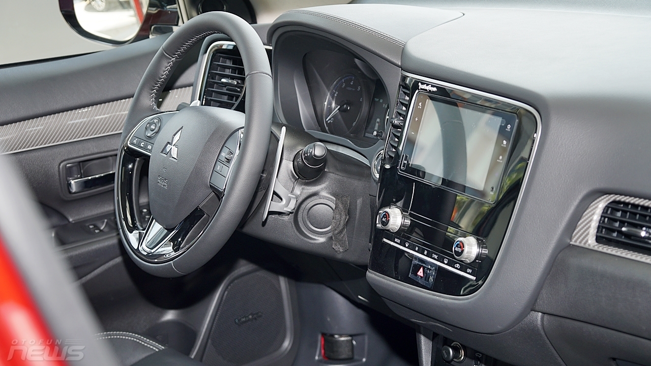 mitsubishi outlander va honda cr v ke tam lang nguoi nua can