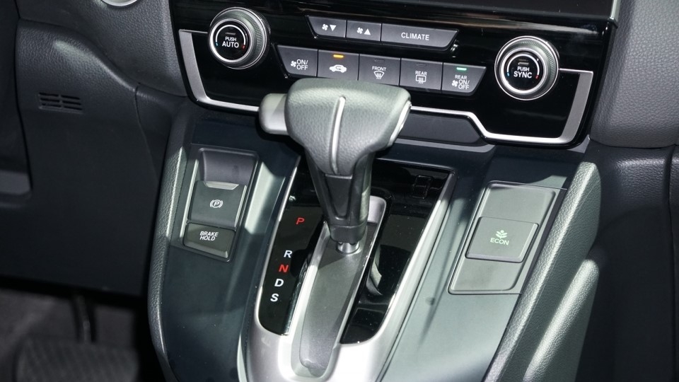 mitsubishi outlander va honda cr v ke tam lang nguoi nua can