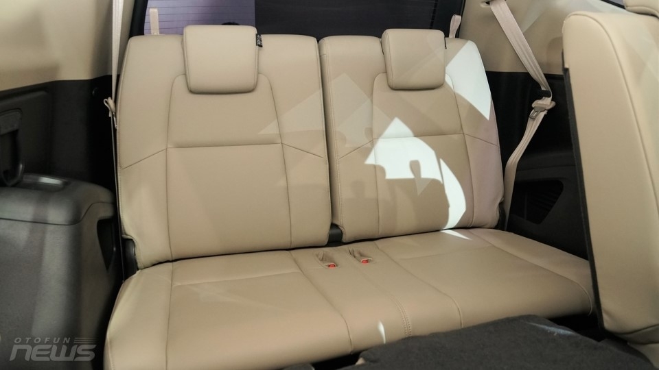 mitsubishi outlander va honda cr v ke tam lang nguoi nua can