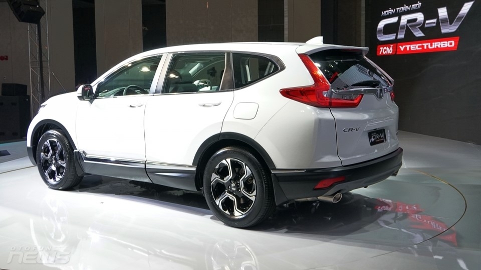 mitsubishi outlander va honda cr v ke tam lang nguoi nua can