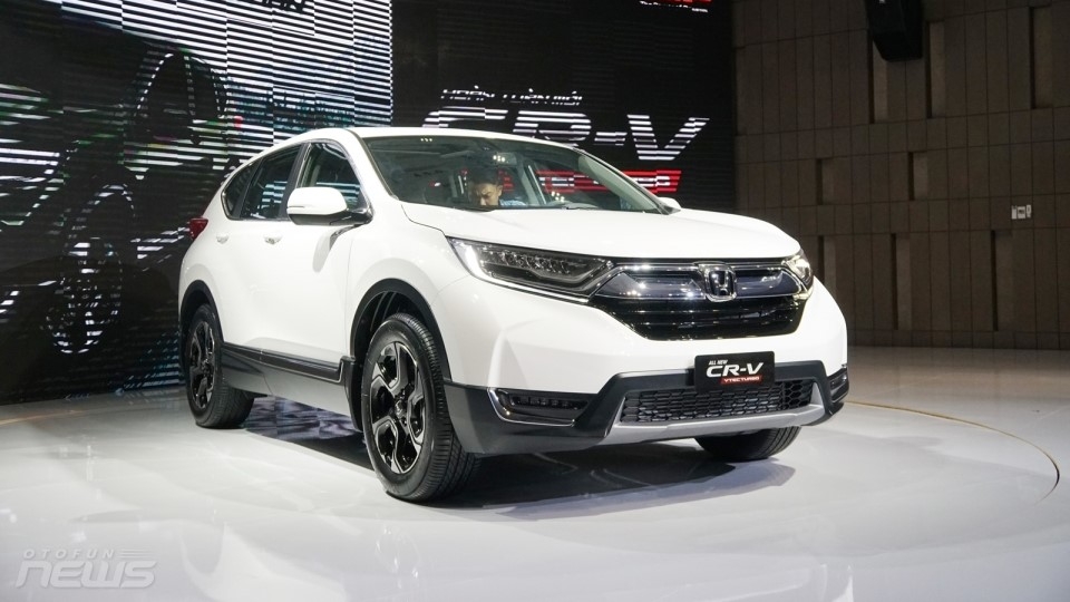 mitsubishi outlander va honda cr v ke tam lang nguoi nua can