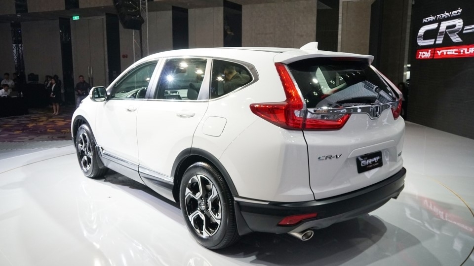 mitsubishi outlander va honda cr v ke tam lang nguoi nua can