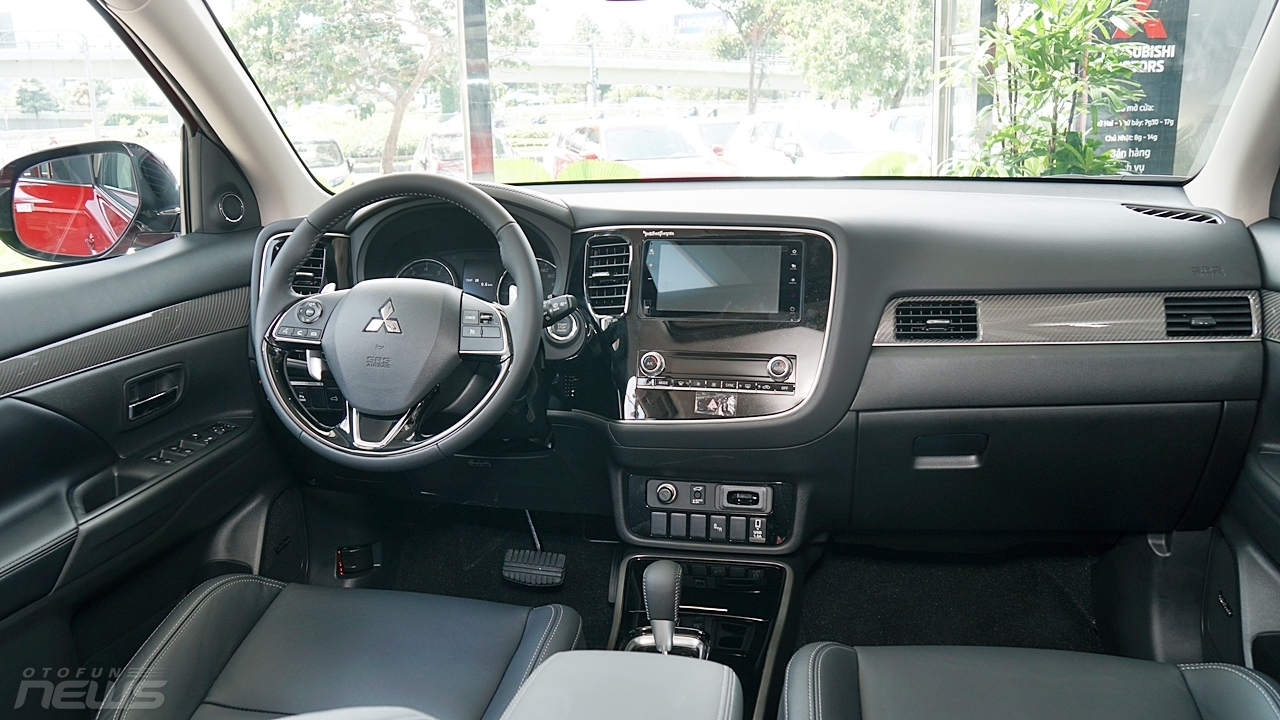 mitsubishi outlander va honda cr v ke tam lang nguoi nua can