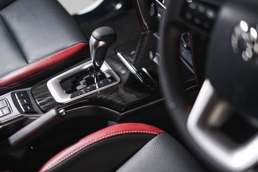 Toyota Fortuner 2021 và Toyota Innova 2021 ra mắt trực tuyến tại Malaysia