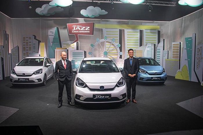 Giá Honda Jazz tại Singapore đắt ngang Toyota Camry ở Việt Nam Giá Honda Jazz tại Singapore đắt ngang Toyota Camry ở Việt Nam
