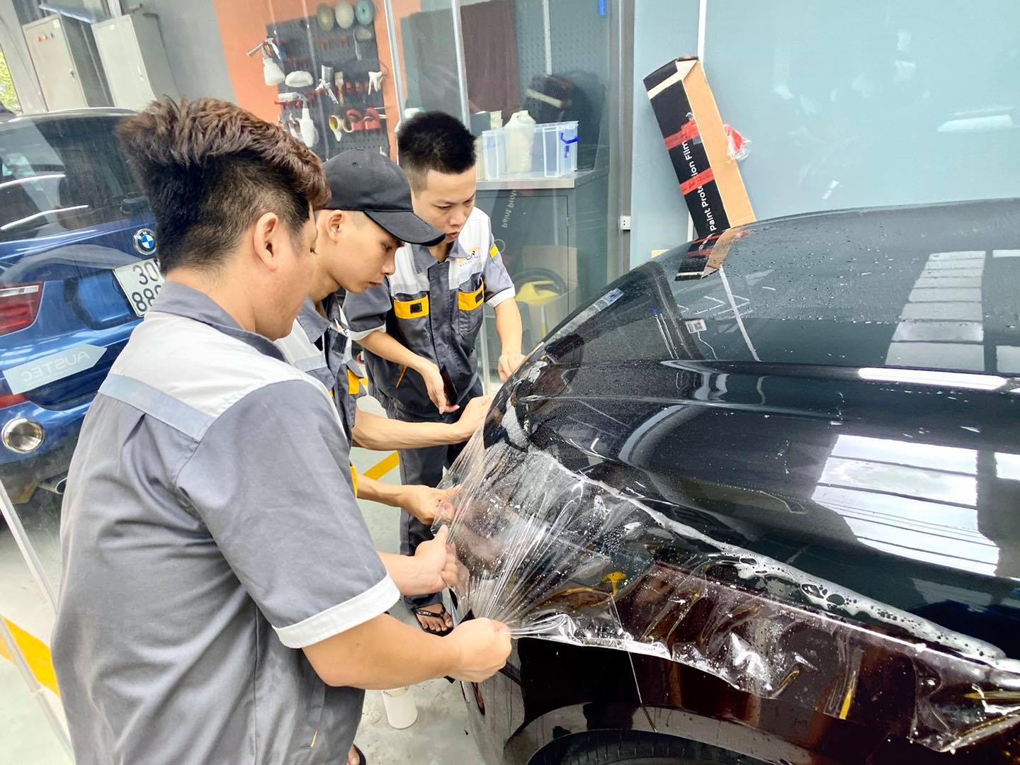 Quá tải dịch vụ chăm sóc, tân trang xe dịp cận Tết Quá tải dịch vụ chăm sóc, tân trang xe dịp cận Tết