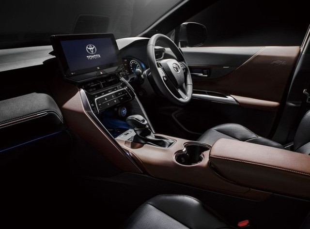 Toyota Harrier có mắt tại Singapore với giá 2,78 tỷ đồng