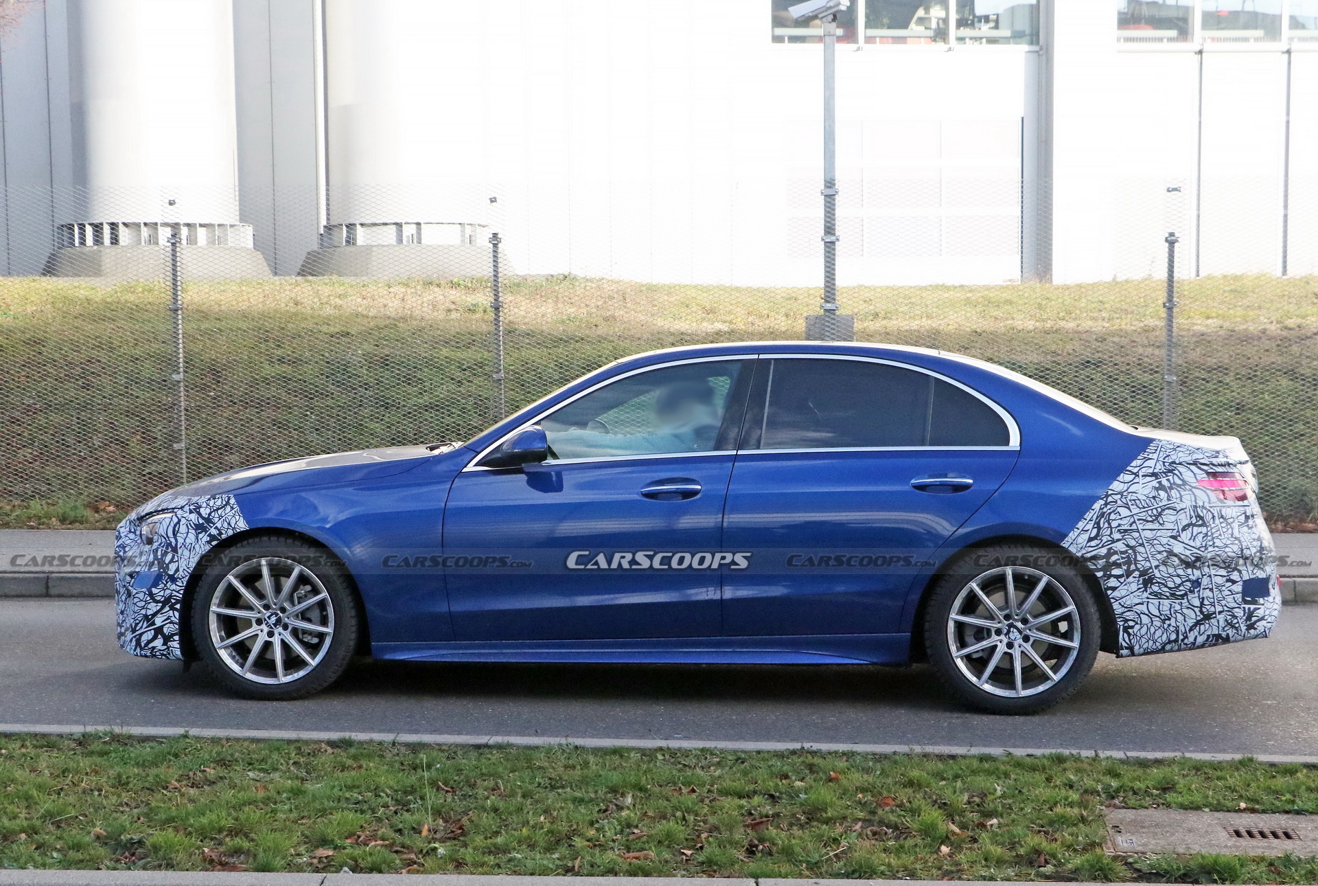 Mercedes-Benz sẽ trình làng c-class 2022 hoàn toàn mới vào cuối tháng này Mercedes C-Class hoàn toàn mới ra mắt cuối tháng này