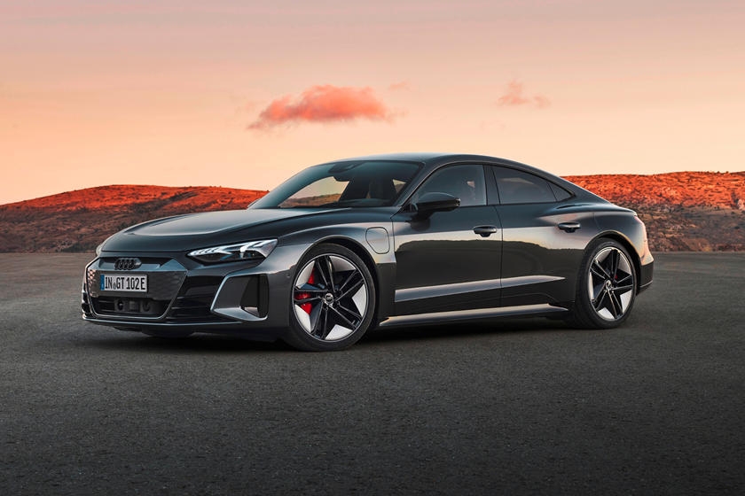 Audi e-tron GT sẽ chính thức tuyên chiến với Porsche Taycan Audi e-tron GT sẽ chính thức tuyên chiến với Porsche Taycan