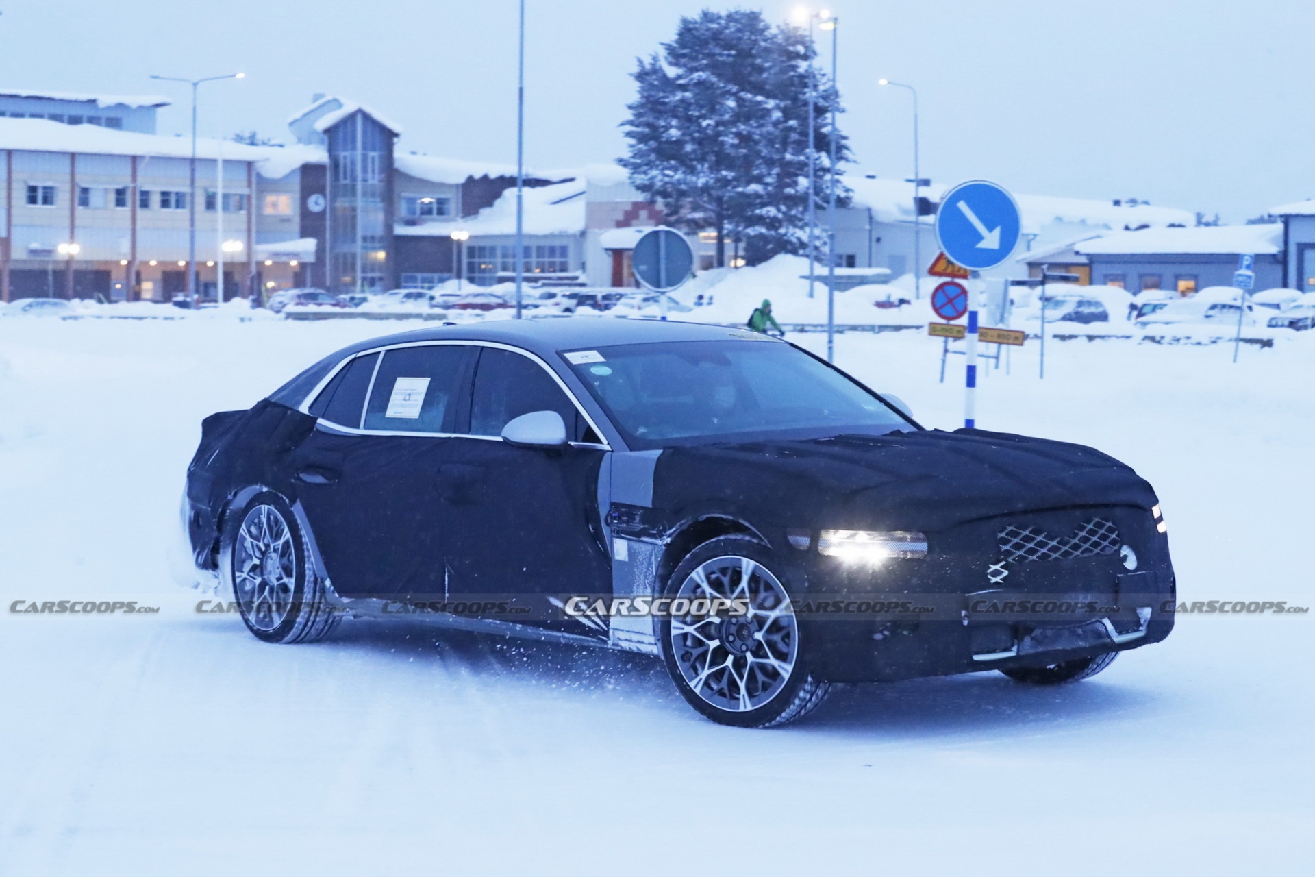 Xe sang Genesis G90 trên đường thử Xe sang Genesis G90 trên đường thử