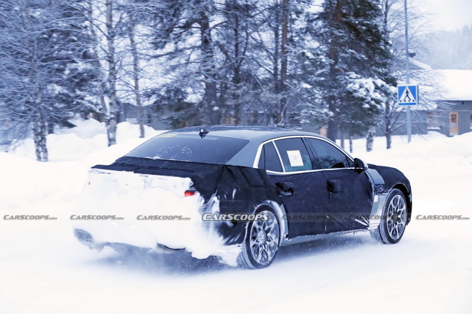 Xe sang Genesis G90 trên đường thử Xe sang Genesis G90 trên đường thử