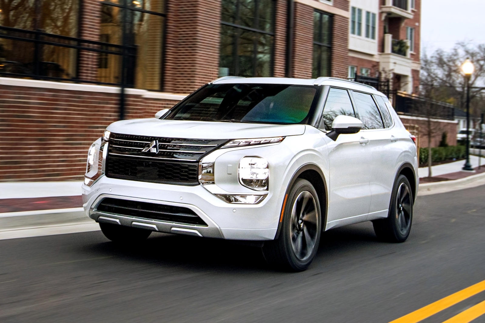 Mitsubishi Outlander 2022 hoàn toàn mới chính thức xuất hiện (editing) Mitsubishi Outlander 2022 hoàn toàn mới chính thức xuất hiện (editing)