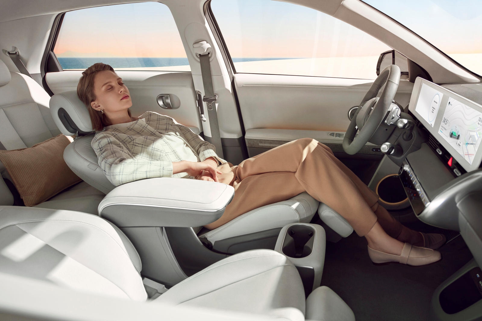 Hyundai Ioniq 5 xuất hiện với kiểu dáng đẹo và nội thất sáng tạo Hyundai Ioniq 5 xuất hiện với kiểu dáng đẹp và nội thất sáng tạo