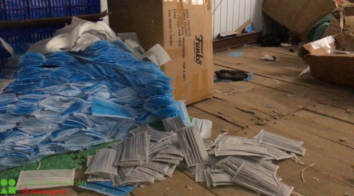 Phát hiện cơ sở sản xuất 250.000 khẩu trang mỗi ngày có dấu hiệu gian lận thương mại phat hien co so san xuat 250000 khau trang moi ngay co dau hieu gian lan thuong mai