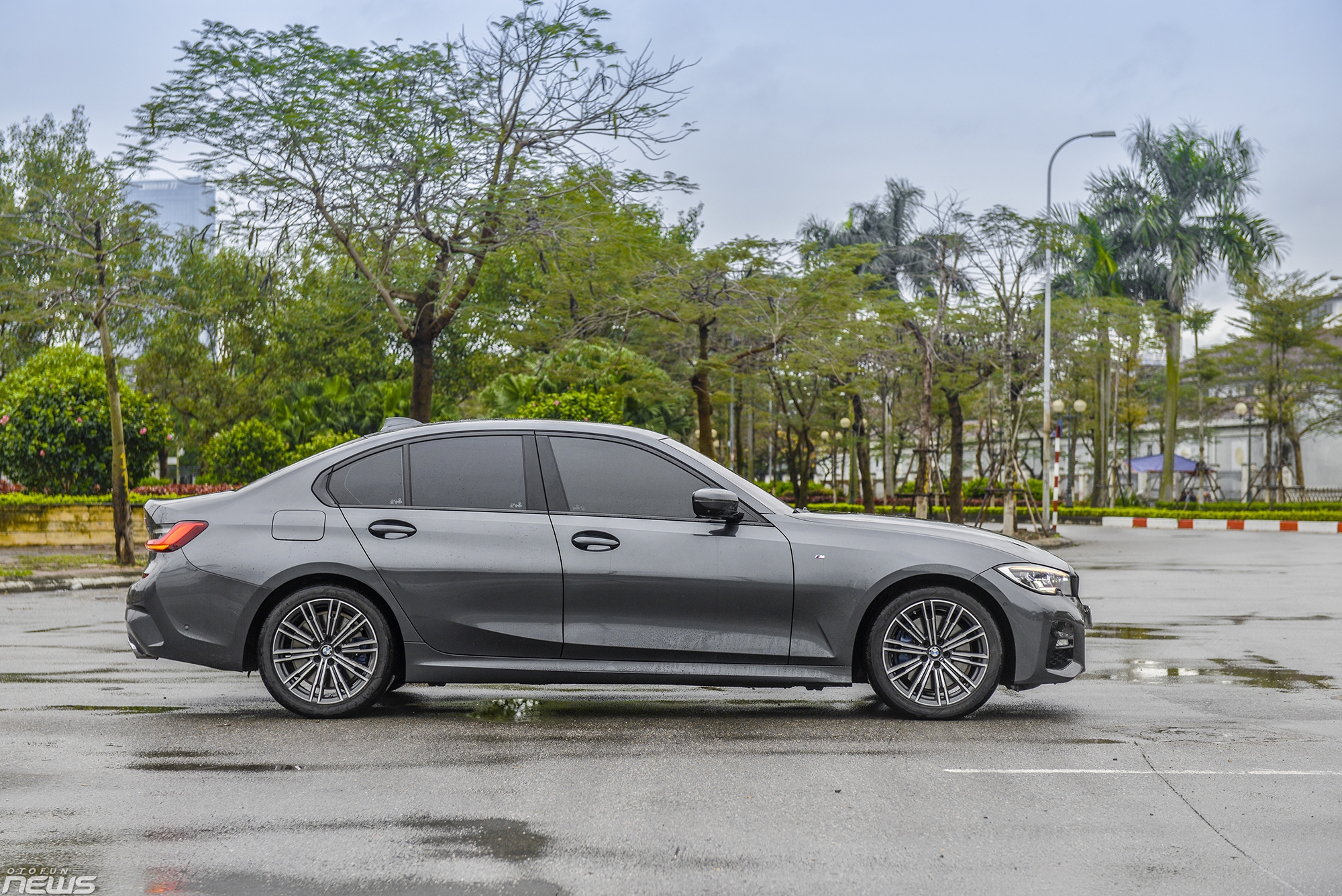 BMW 330i siêu lướt độ 250 triệu bán lại ngang giá xe mới bmw 330i sieu luot do 250 trieu ban lai ngang gia xe moi