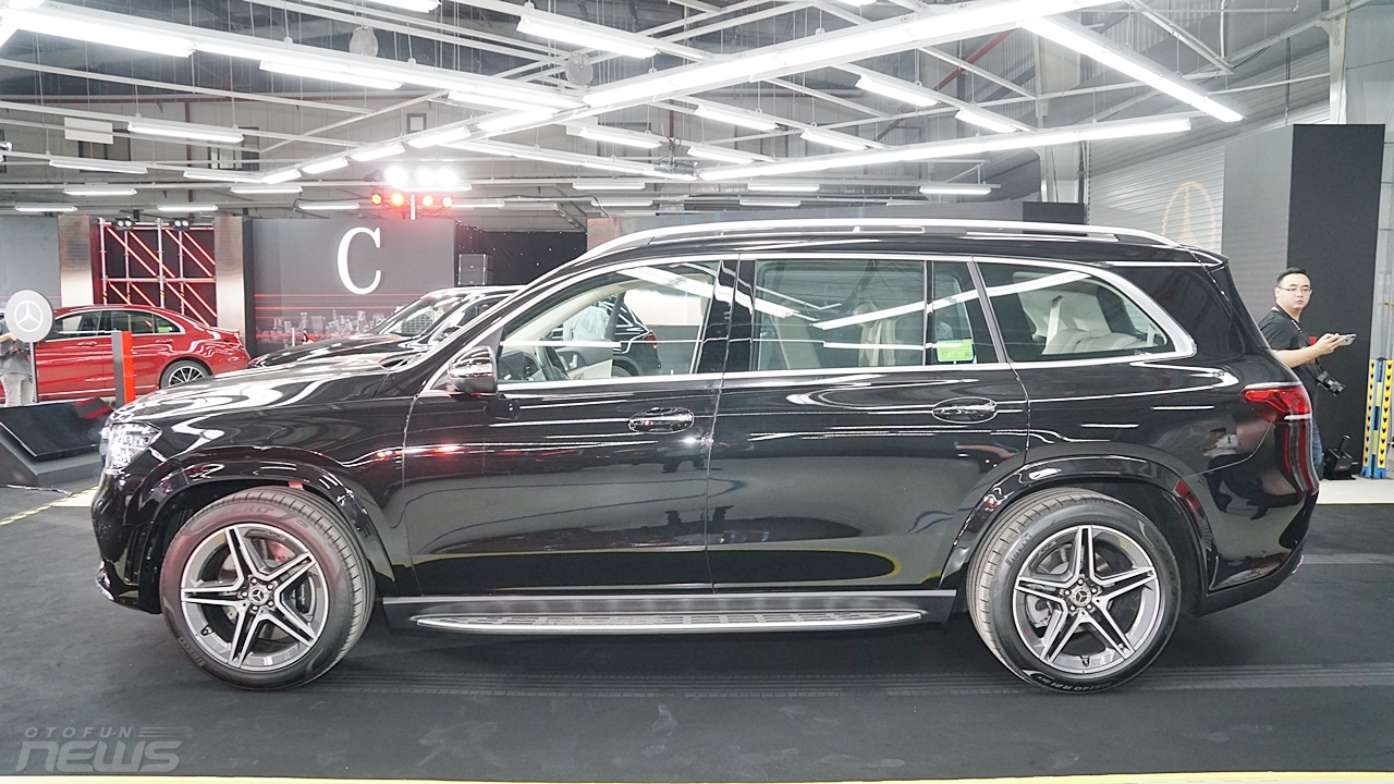 Mercedes-Benz Việt Nam ra mắt hàng loạt mẫu xe mới mercedes benz viet nam ra mat hang loat mau xe moi