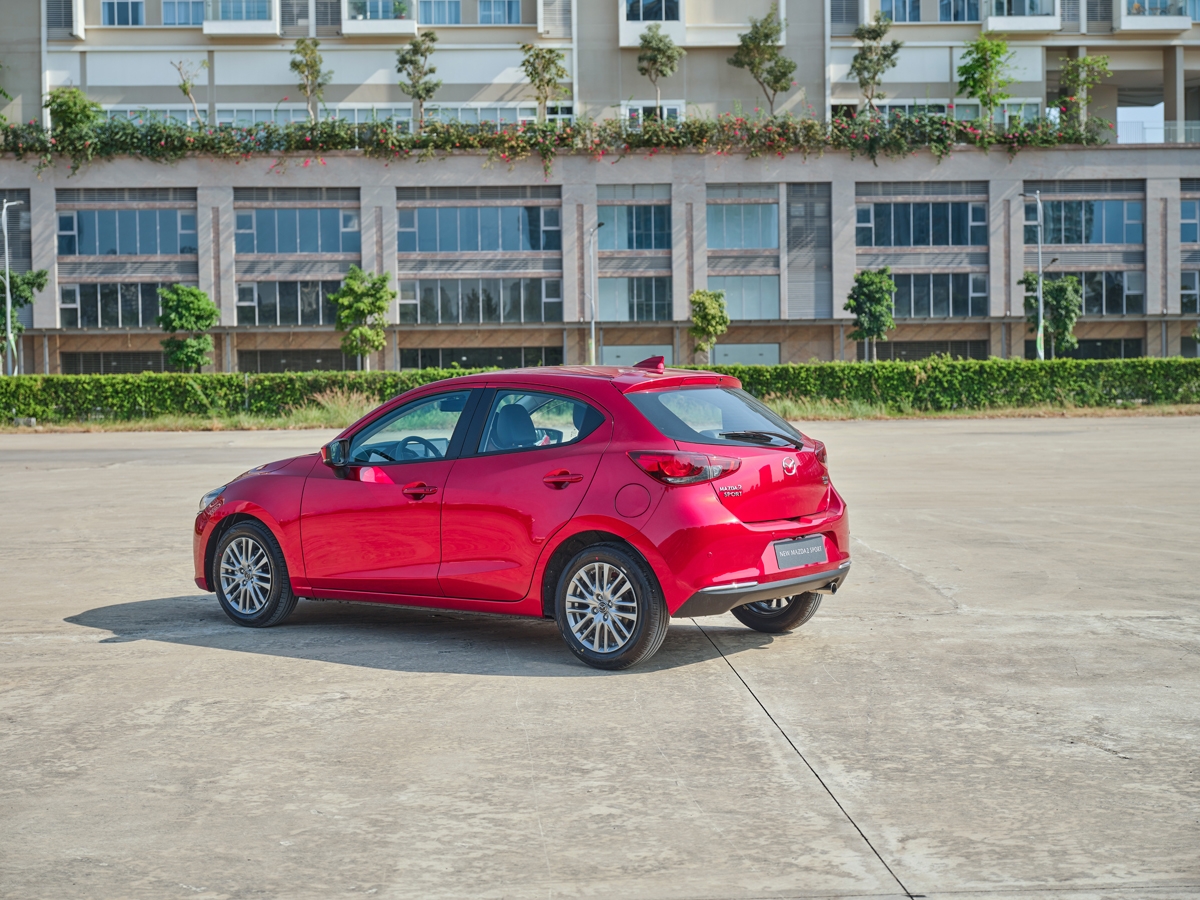 Bộ đôi Mazda2 và Mazda2 Sport chính thức ra mắt, giá từ 489 triệu đồng bo doi mazda2 va mazda2 sport chinh thuc ra mat gia tu 489 trieu dong