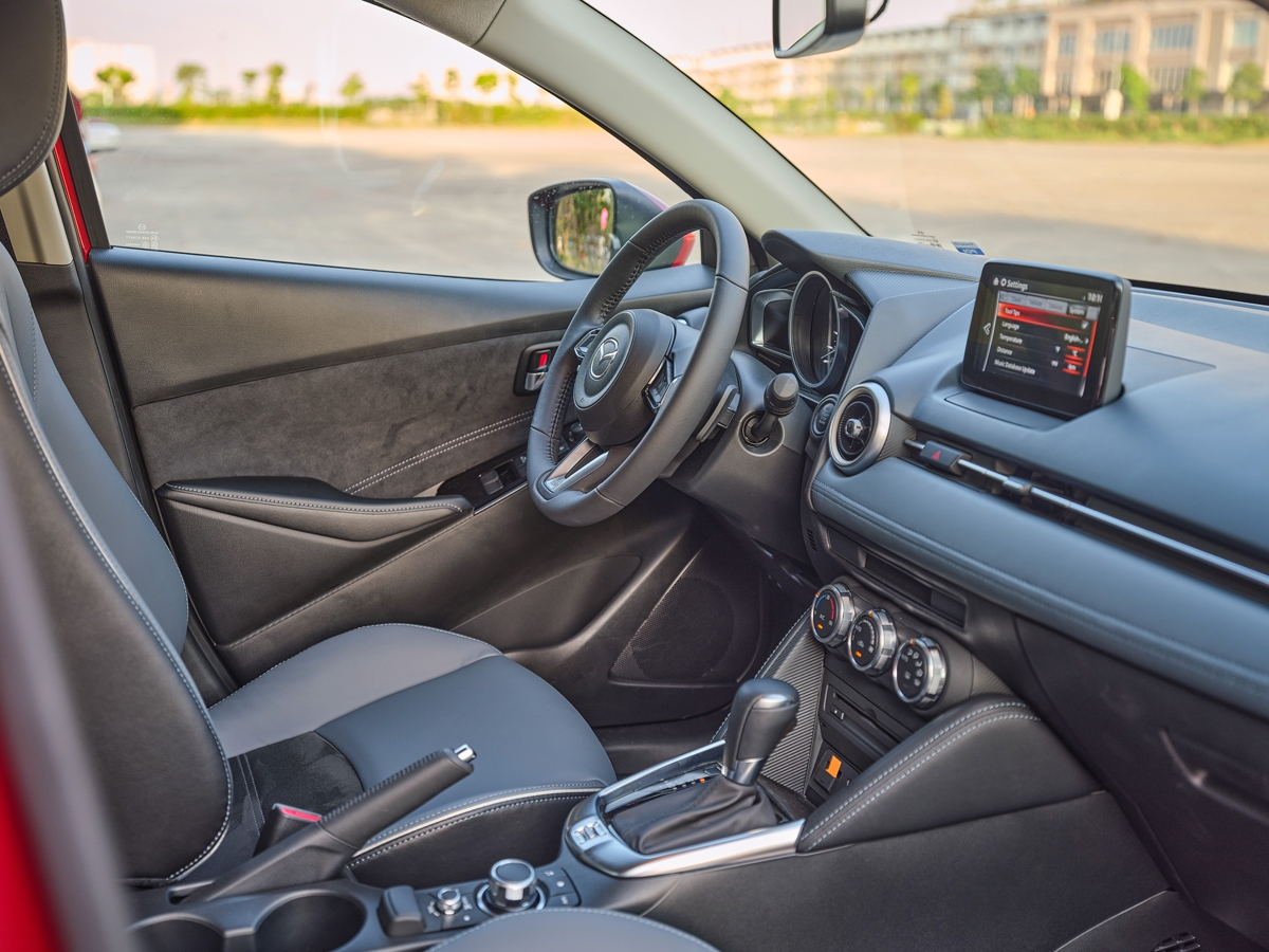 Bộ đôi Mazda2 và Mazda2 Sport chính thức ra mắt, giá từ 489 triệu đồng bo doi mazda2 va mazda2 sport chinh thuc ra mat gia tu 489 trieu dong