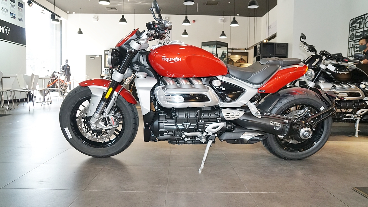 triumph rocket 3 co mat tai viet nam voi gia 869 trieu dong