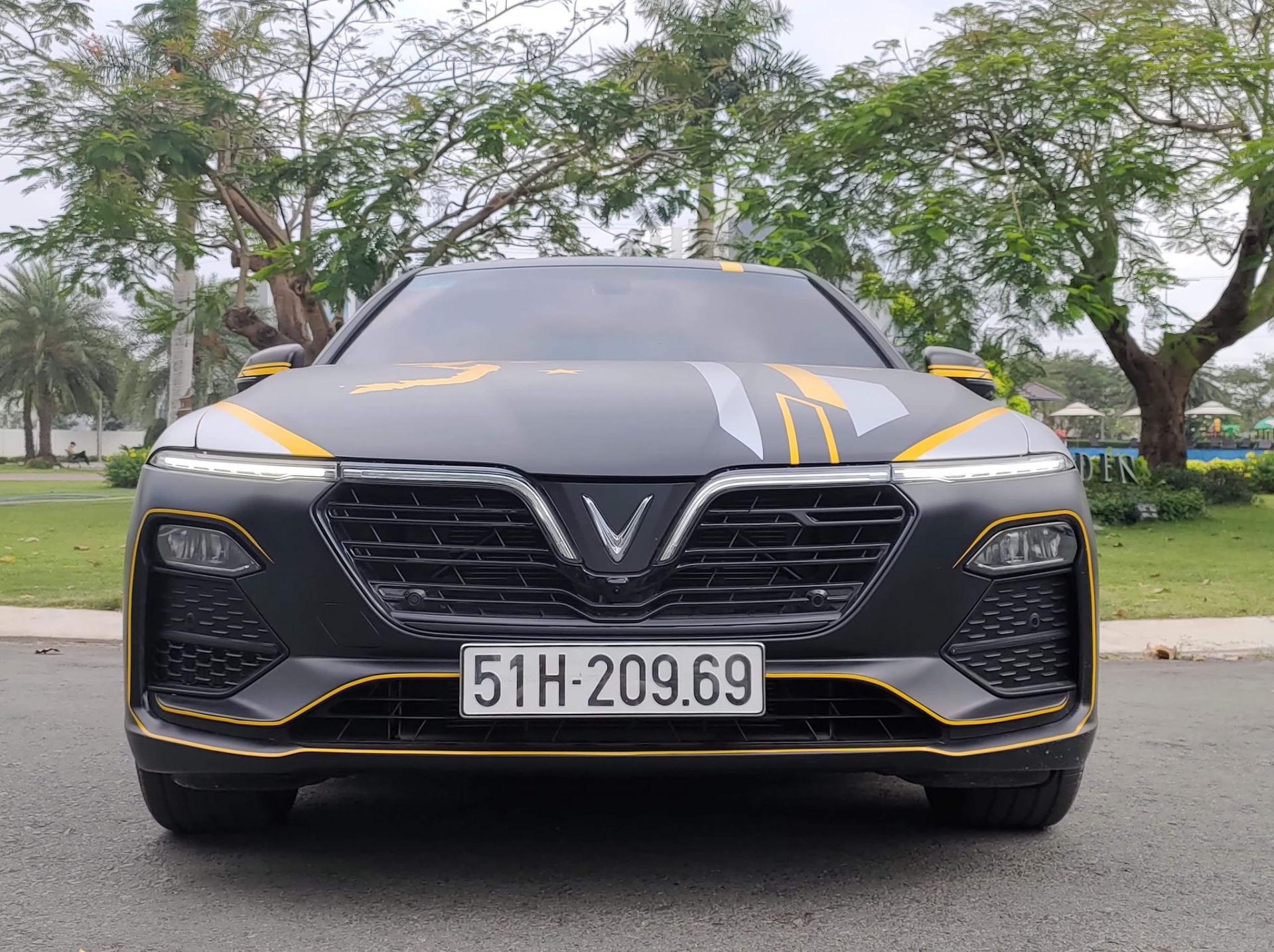 hang doc vinfast lux a20 doi mau den nham phong cach the thao