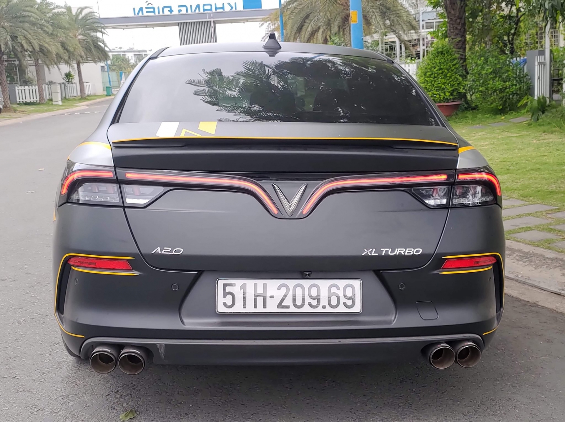 hang doc vinfast lux a20 doi mau den nham phong cach the thao