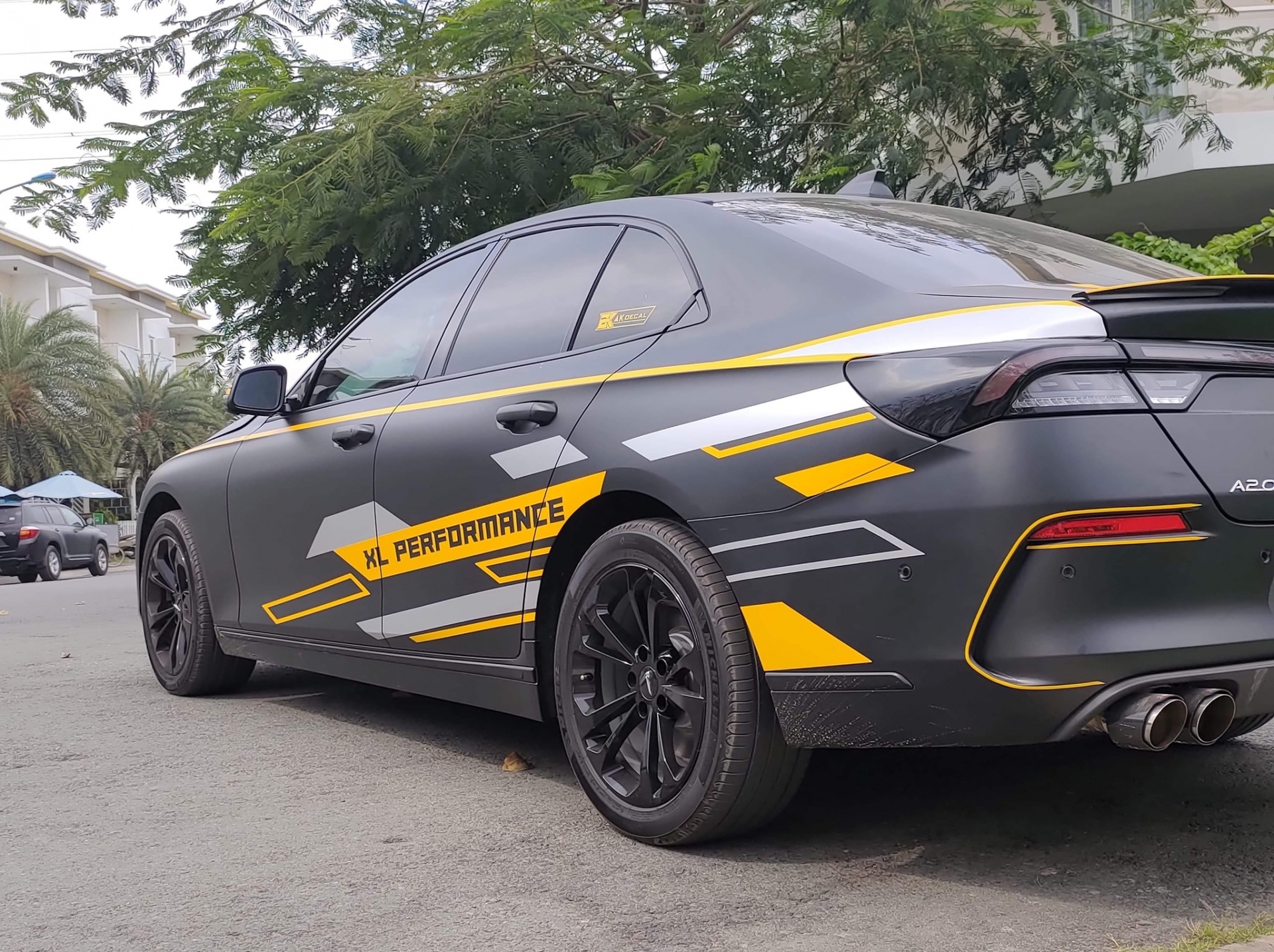 hang doc vinfast lux a20 doi mau den nham phong cach the thao