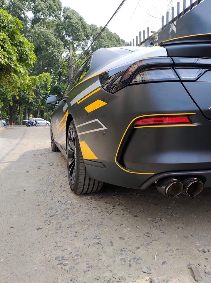 hang doc vinfast lux a20 doi mau den nham phong cach the thao