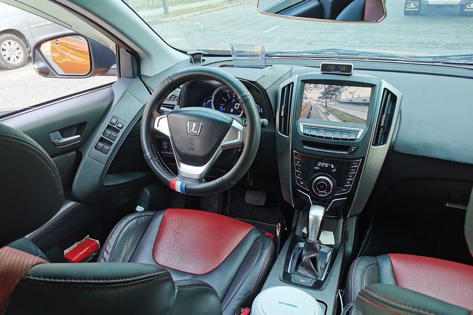 Chỉ hơn 500 triệu đồng: Luxgen U6 cũ nhập khẩu Đài Loan lọt tầm ngắm chi hon 500 trieu dong luxgen u6 cu nhap khau dai loan lot tam ngam