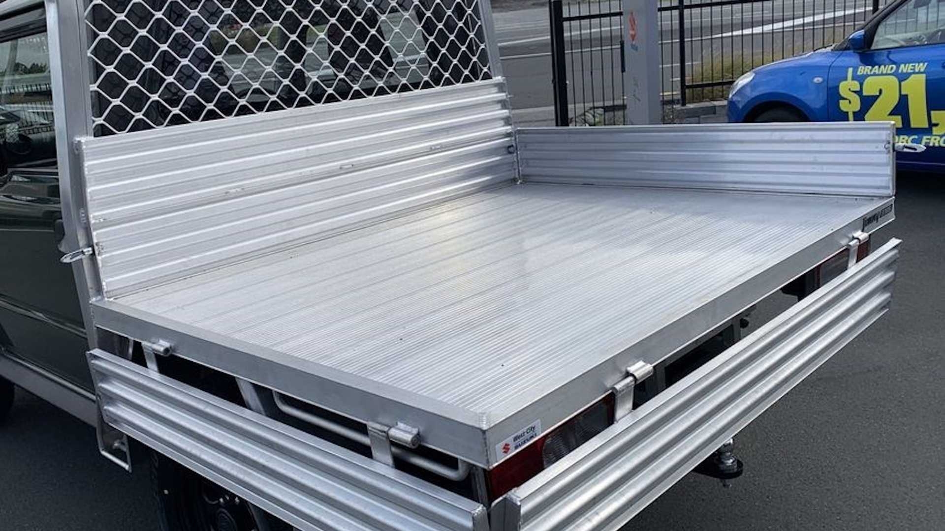 Suzuki Jimny đầy ấn tượng sau khi độ thành bán tải “tí hon” suzuki jimny day an tuong sau khi do thanh ban tai ti hon