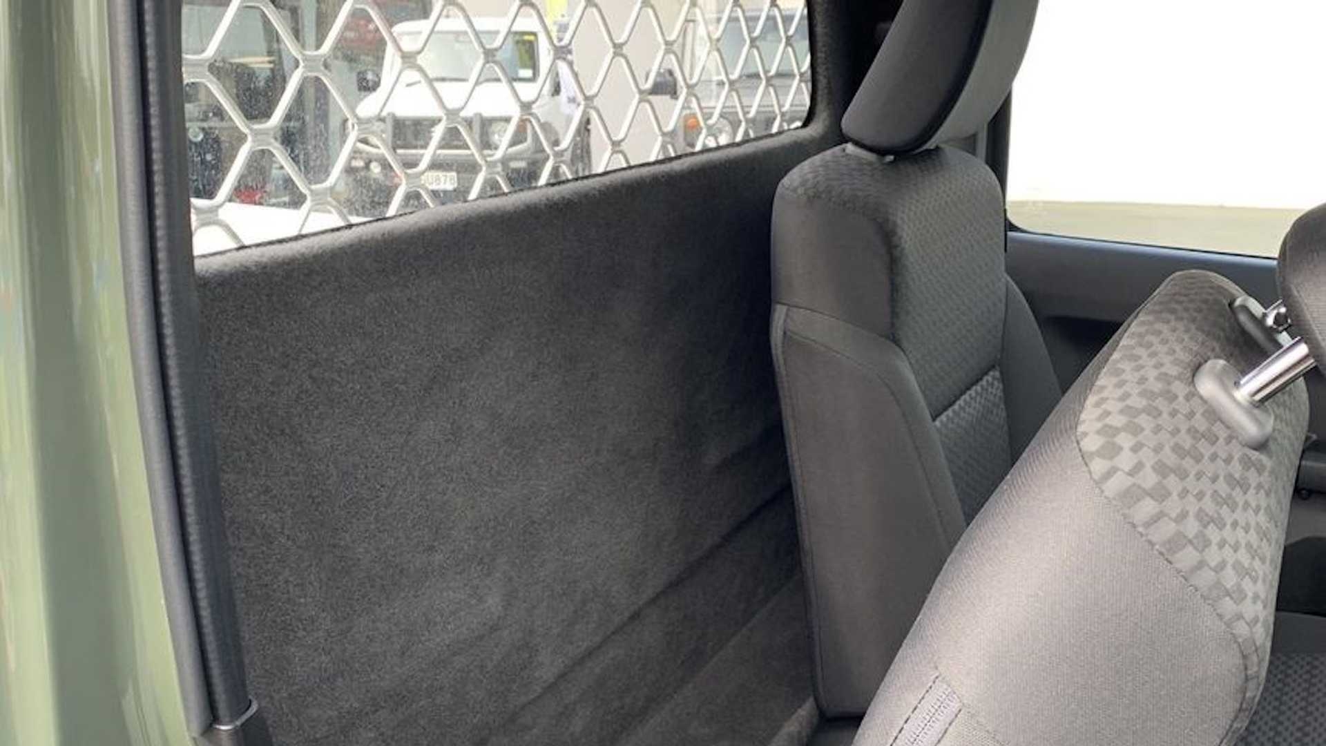 Suzuki Jimny đầy ấn tượng sau khi độ thành bán tải “tí hon” suzuki jimny day an tuong sau khi do thanh ban tai ti hon