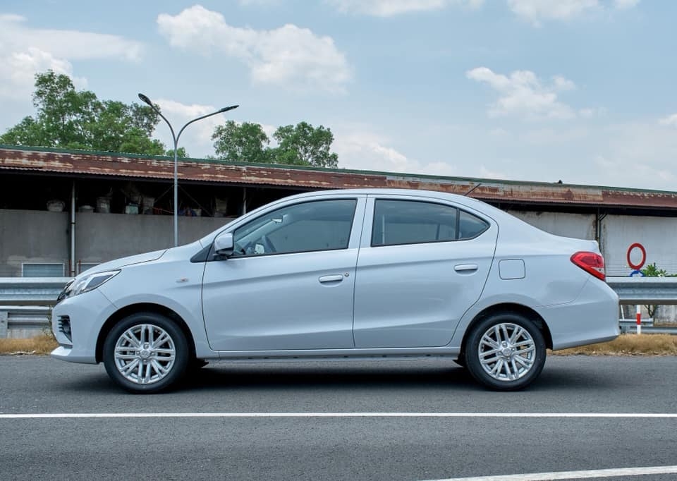 Chi tiết Mitsubishi Attrage số sàn giá 375 triệu chi tiet mitsubishi attrage so san gia 375 trieu