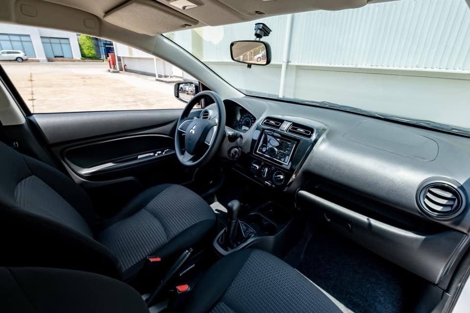 Chi tiết Mitsubishi Attrage số sàn giá 375 triệu chi tiet mitsubishi attrage so san gia 375 trieu