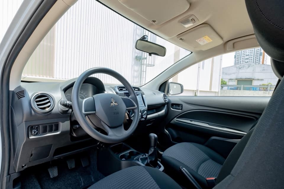 Chi tiết Mitsubishi Attrage số sàn giá 375 triệu chi tiet mitsubishi attrage so san gia 375 trieu